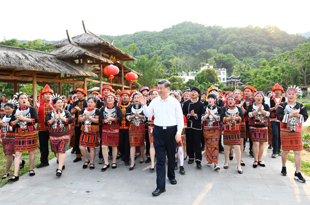 
南京鼓楼医院黄牛代挂号电话票贩子号贩子网上预约挂号,住院检查加快,镜观·领航｜我们簇拥在总书记身边