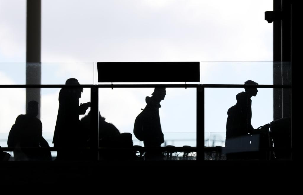 
安贞医院黄牛号贩子票贩子代网上预约代挂号电话英国希思罗机场因断电停运一天