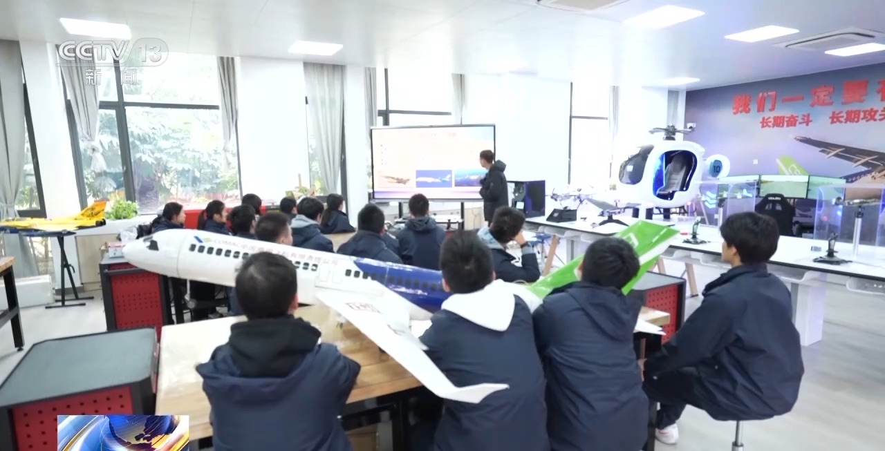 
南京军区总医院黄牛代挂号电话票贩子号贩子网上预约挂号,住院检查加快,和机器狗赛跑、在科考船上课 这些中小学科学课太酷啦！