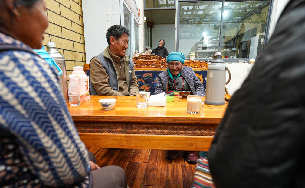 
南京明基医院黄牛代挂号电话票贩子号贩子网上预约挂号,住院检查加快,苦难和新生——西藏翻身农奴影像档案：玉珍