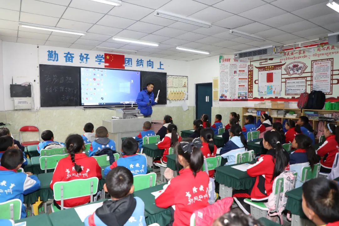 
北医六院黄牛代挂号电话票贩子号贩子网上预约挂号,住院检查加快,见证吉隆县翻天覆地的变化