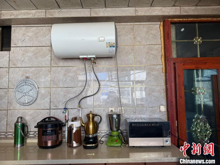 
成都华西医院黄牛代挂号电话票贩子号贩子网上预约挂号,住院检查加快,米玛顿珠家的四代酥油桶——写在西藏民主改革66周年
