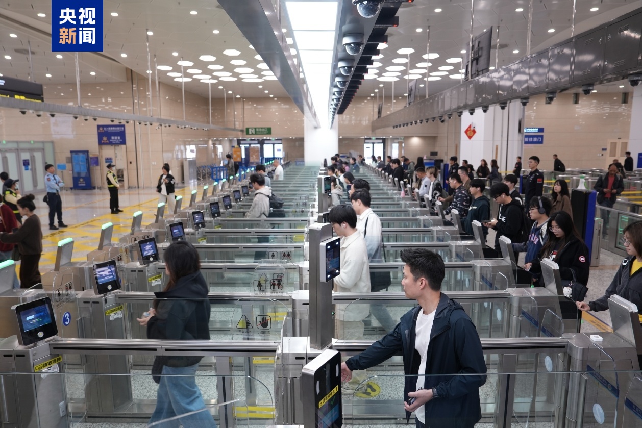 
民航总医院黄牛号贩子票贩子代网上预约代挂号电话“一签多行”实施已3个月 琴澳“双城生活”便利度UP！