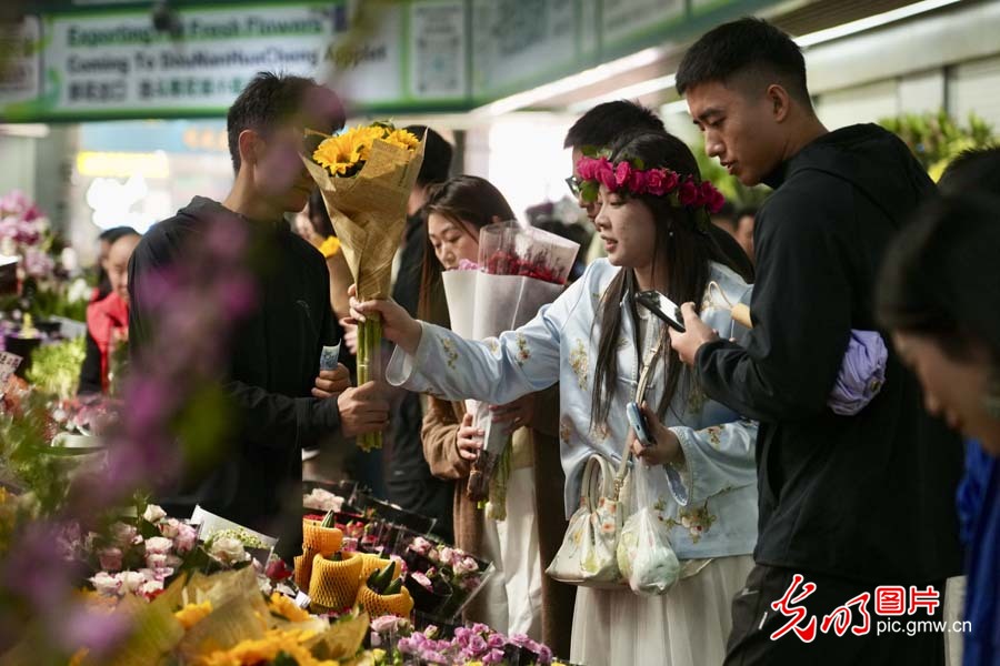 
上海眼耳鼻喉科医院黄牛代挂号电话票贩子号贩子网上预约挂号,住院检查加快,【发现最美铁路】“钢铁花路”护航云花绽放 日均4.5吨鲜切花乘“快车”香溢全球