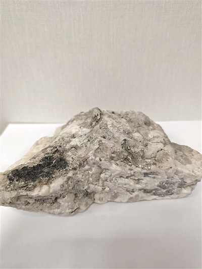 
广州口腔医院黄牛代挂号电话票贩子号贩子网上预约挂号,住院检查加快,我国新一轮找矿行动“挖到宝”