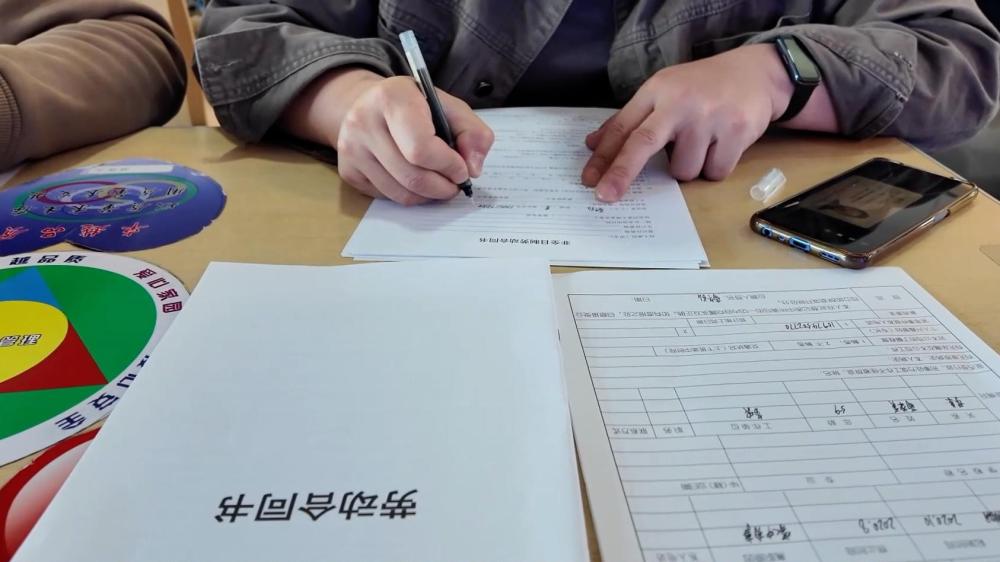 
南京各大医院黄牛代挂号电话票贩子号贩子网上预约挂号,住院检查加快,新华全媒+｜完善政策机制 唱好促进就业“开场戏”