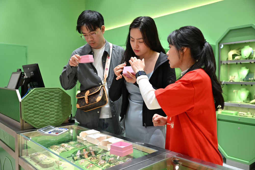
北京朝阳医院黄牛代挂号电话票贩子号贩子网上预约挂号,住院检查加快,开放赋能 消费升级——海南国际旅游消费中心建设“热力足”