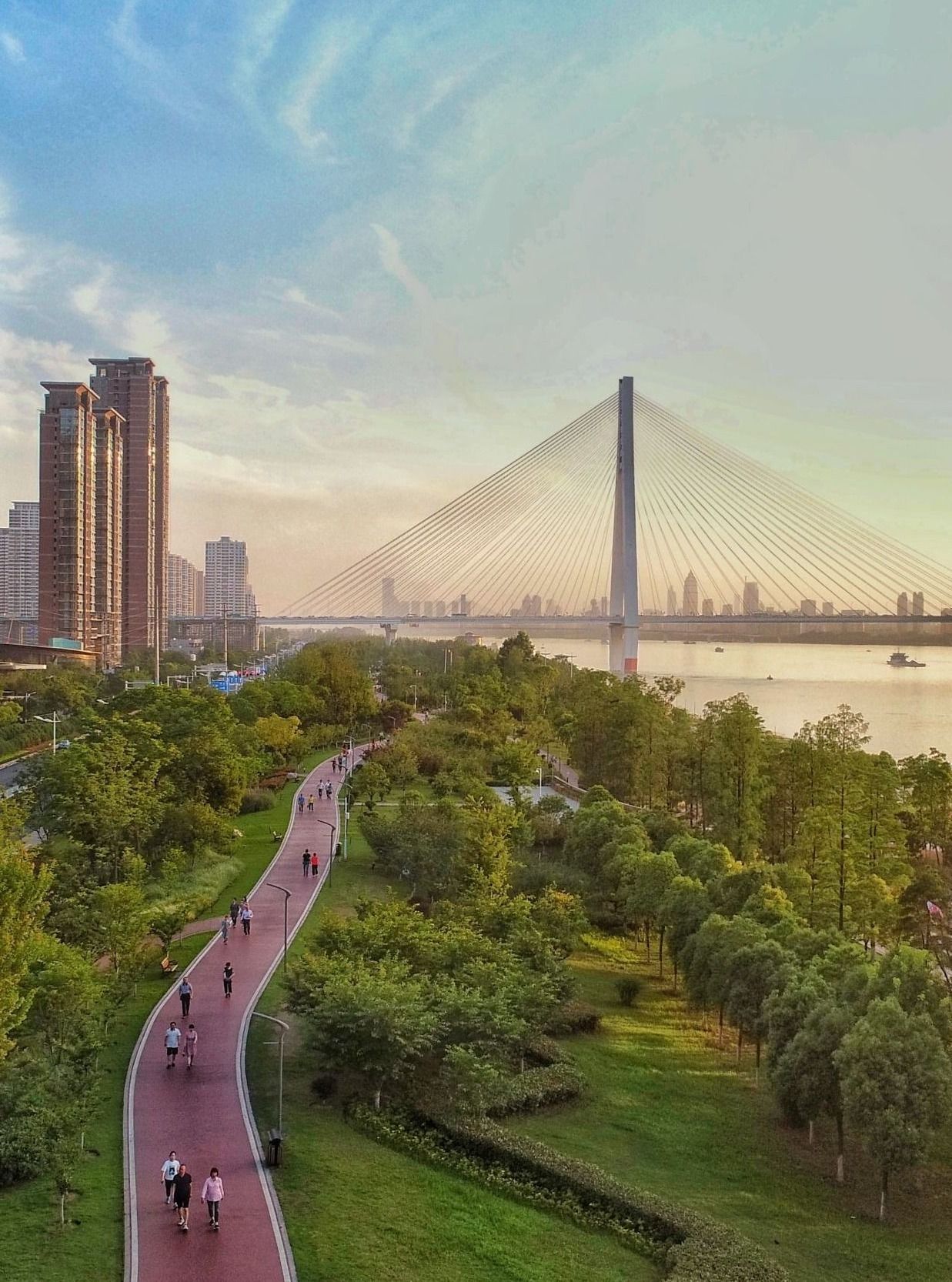 
浙江口腔医院黄牛代挂号电话票贩子号贩子网上预约挂号,住院检查加快,牢记嘱托 建成支点︱漫江画卷入城来