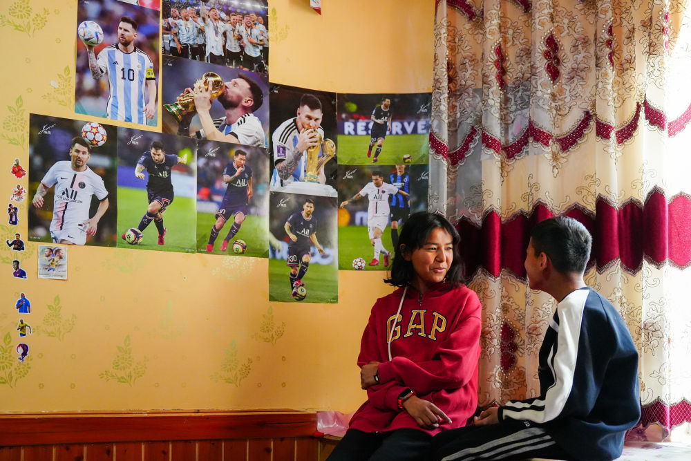 
中国中医科学院西苑黄牛代挂号电话票贩子号贩子网上预约挂号,住院检查加快,昆仑山下 足球女孩逐梦绿茵场