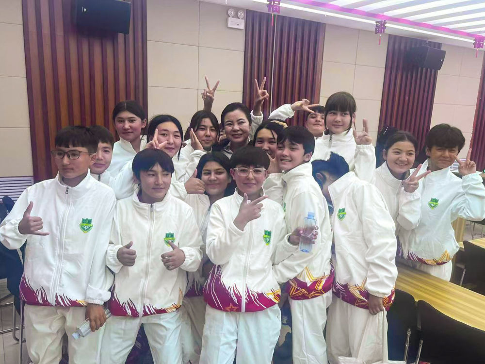 
中国中医科学院西苑黄牛代挂号电话票贩子号贩子网上预约挂号,住院检查加快,昆仑山下 足球女孩逐梦绿茵场