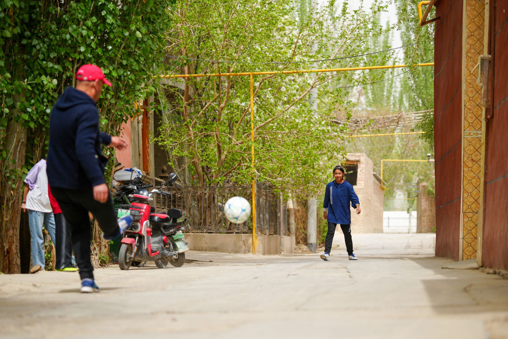 
中国中医科学院西苑黄牛代挂号电话票贩子号贩子网上预约挂号,住院检查加快,昆仑山下 足球女孩逐梦绿茵场