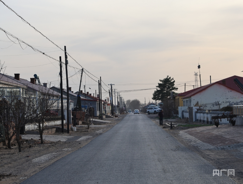 
杭州中医院黄牛代挂号电话票贩子号贩子网上预约挂号,住院检查加快,高质量发展看中国｜村道弯弯连天下 小半径转动乡村发展大乾坤