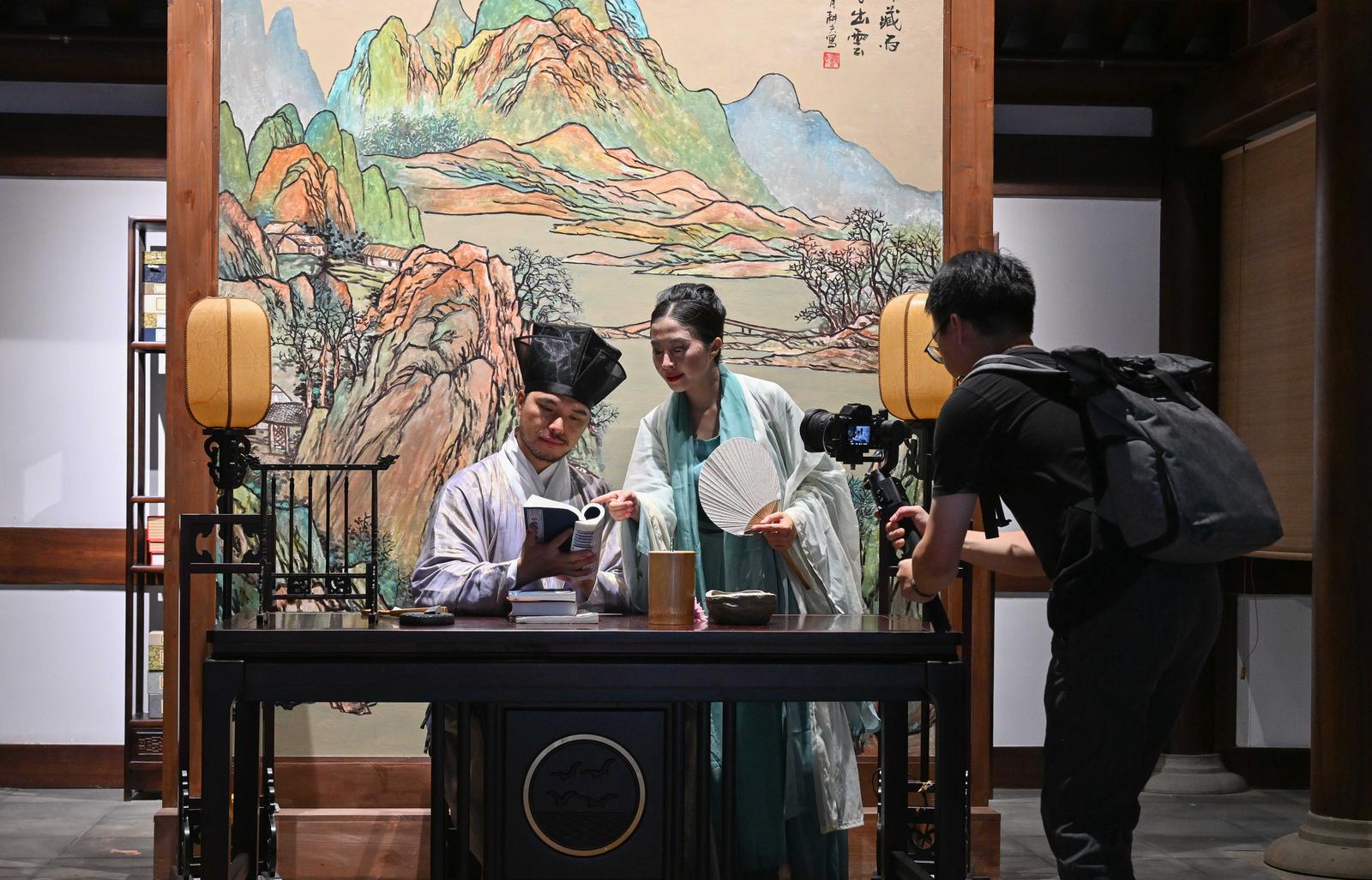 
上海第十人民医院黄牛代挂号电话票贩子号贩子网上预约挂号,住院检查加快,何以中国②丨一杯工夫茶，香飘千万里