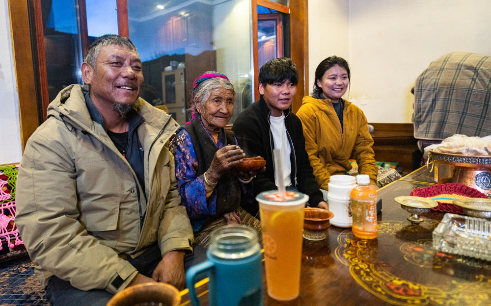 
上海眼耳鼻喉科医院黄牛代挂号电话票贩子号贩子网上预约挂号,住院检查加快,新华全媒+丨苦难和新生——西藏翻身农奴影像档案：格桑美多