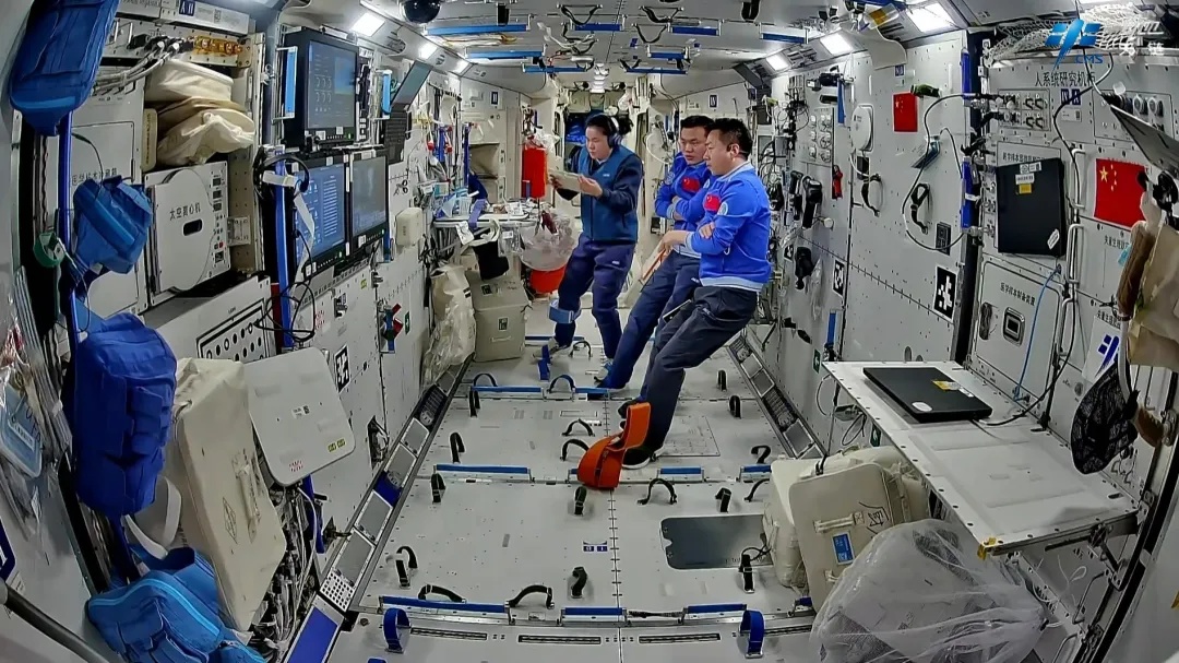 
空军特色医学中心黄牛代挂号电话票贩子号贩子网上预约挂号,住院检查加快,在空间站读书是什么体验？神舟十九号乘组揭秘