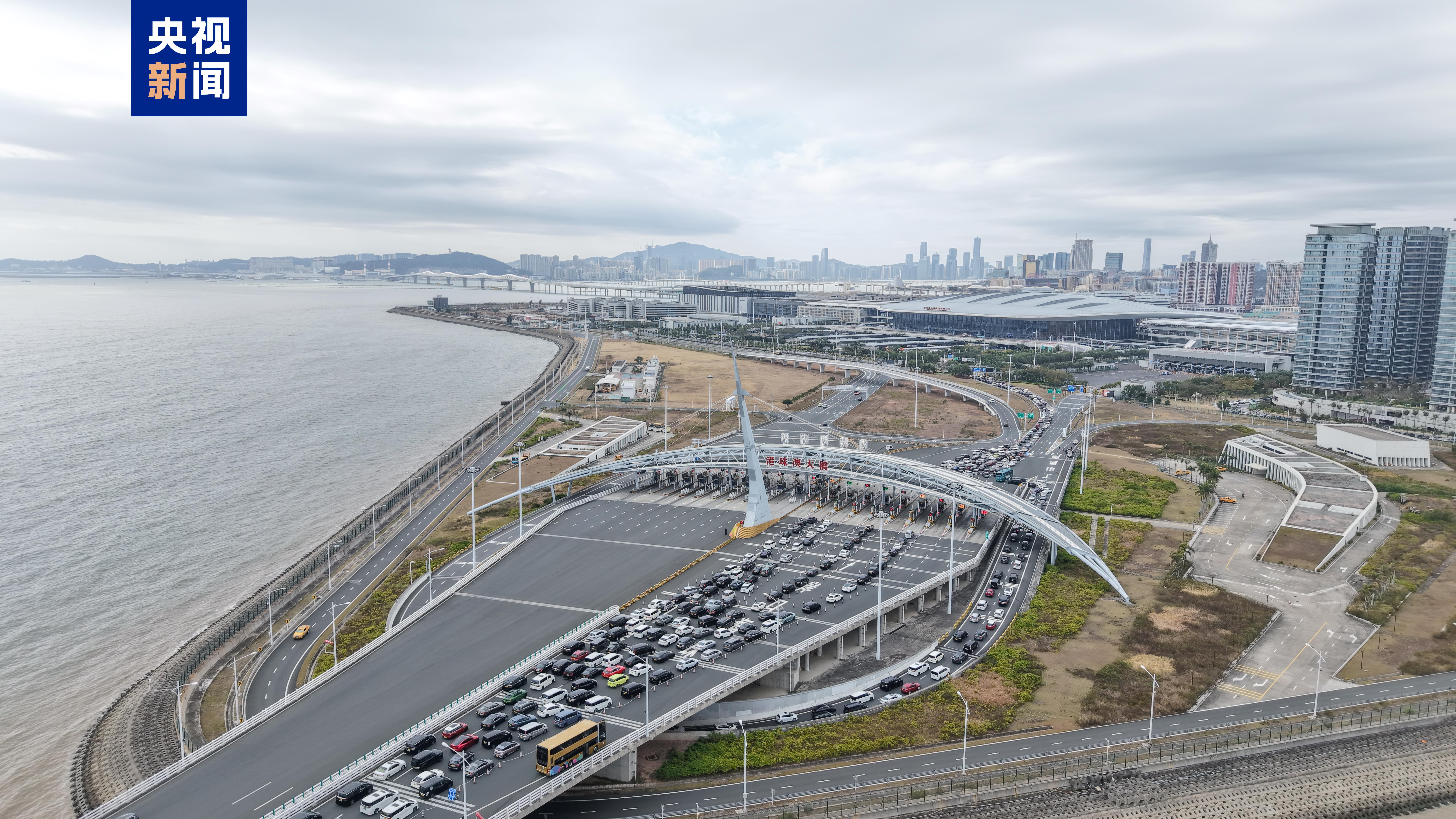 
广州中山一院黄牛代挂号电话票贩子号贩子网上预约挂号,住院检查加快,创历史最快纪录！港珠澳大桥今年出入境客流超1000万人次