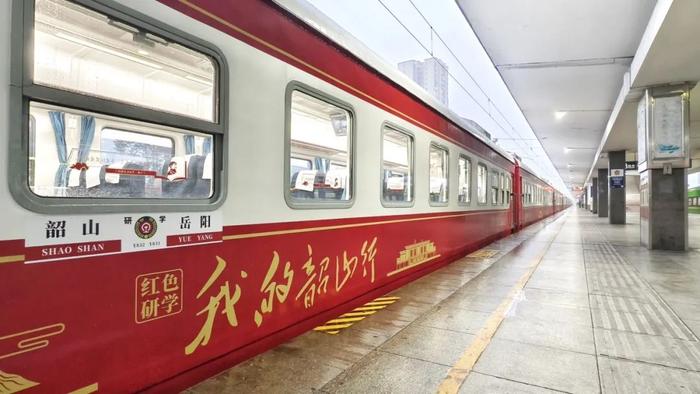 
南京各大医院黄牛代挂号电话票贩子号贩子网上预约挂号,住院检查加快,这些精品旅游列车马上开行！网友：选择困难症又犯了……