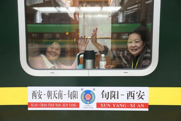
南京各大医院黄牛代挂号电话票贩子号贩子网上预约挂号,住院检查加快,这些精品旅游列车马上开行！网友：选择困难症又犯了……
