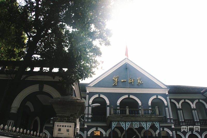
北京安贞医院黄牛代挂号电话票贩子号贩子网上预约挂号,住院检查加快,一堂“破界”思政课点燃青春信仰