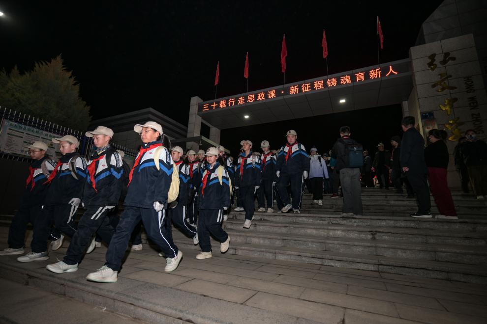 
上海精神卫生中心黄牛代挂号电话票贩子号贩子网上预约挂号,住院检查加快,我在现场·照片背后的故事丨徒步108里，感受一座“英雄城”