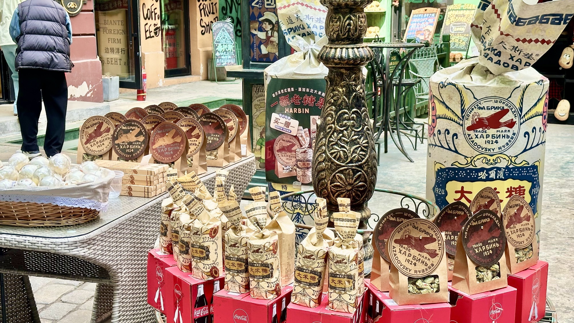 
上海儿科医院黄牛代挂号电话票贩子号贩子网上预约挂号,住院检查加快,消费新观察｜百年老街打造“沉浸式”消费新场景