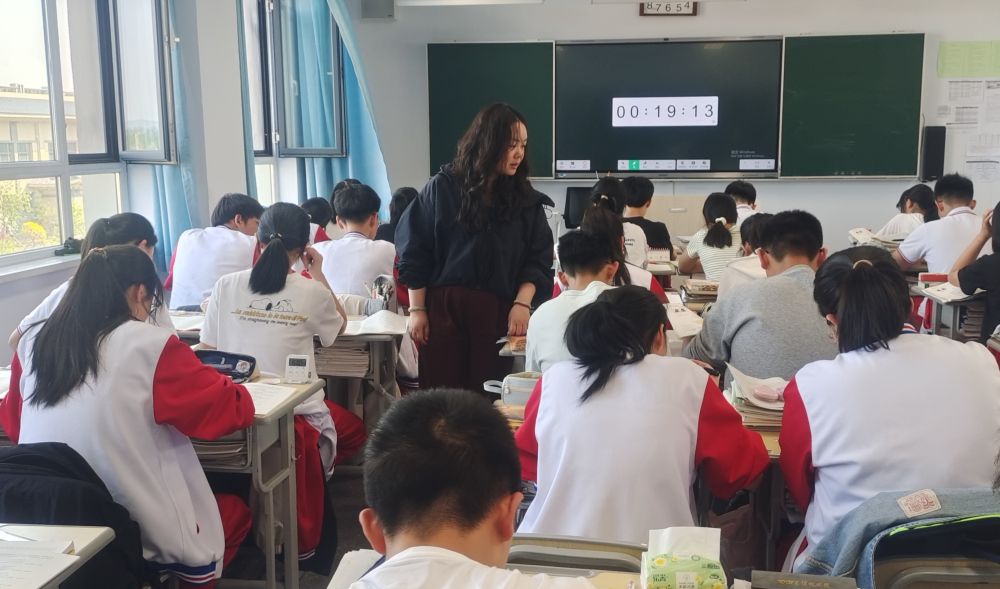 
江苏省人民医院黄牛代挂号电话票贩子号贩子网上预约挂号,住院检查加快,把青春熔铸在祖国最需要的地方——吉林省珲春市西部计划志愿者奋斗故事