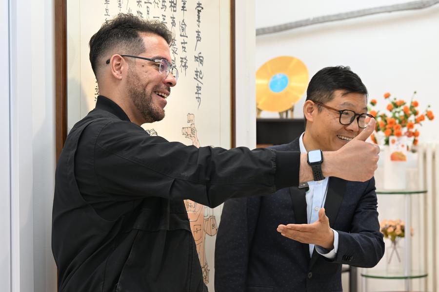 
首都医科大学附属天坛医院黄牛代挂号电话票贩子号贩子网上预约挂号,住院检查加快,“老外”在中国｜西语外教的相声情缘