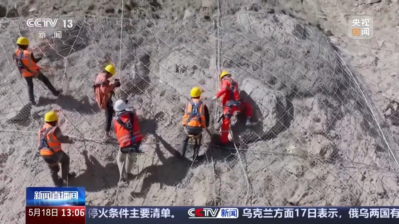
杭州市三医院黄牛代挂号电话票贩子号贩子网上预约挂号,住院检查加快,三十二年坚守铺就天山通途 他是“最美公路”背后的守护者