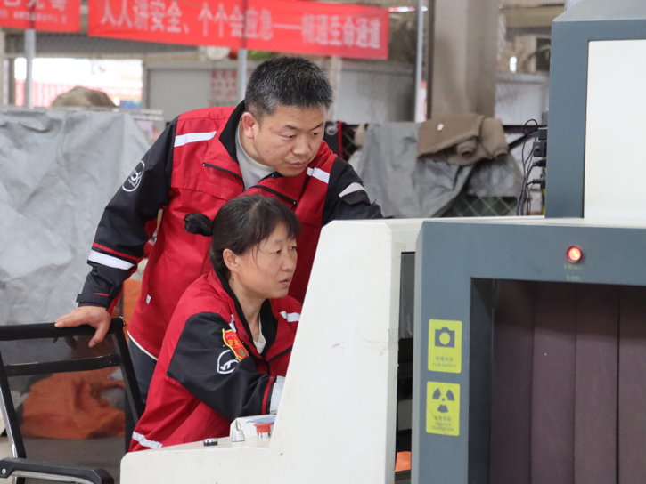 
北京天坛医院黄牛代挂号电话票贩子号贩子网上预约挂号,住院检查加快,在奋斗中出彩 ——“五一”劳动节访“劳模”