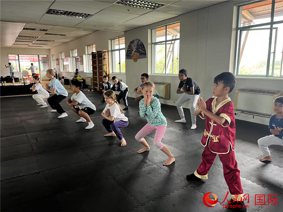 
南京市第一医院黄牛代挂号电话票贩子号贩子网上预约挂号,住院检查加快,南非民众练习中国武术