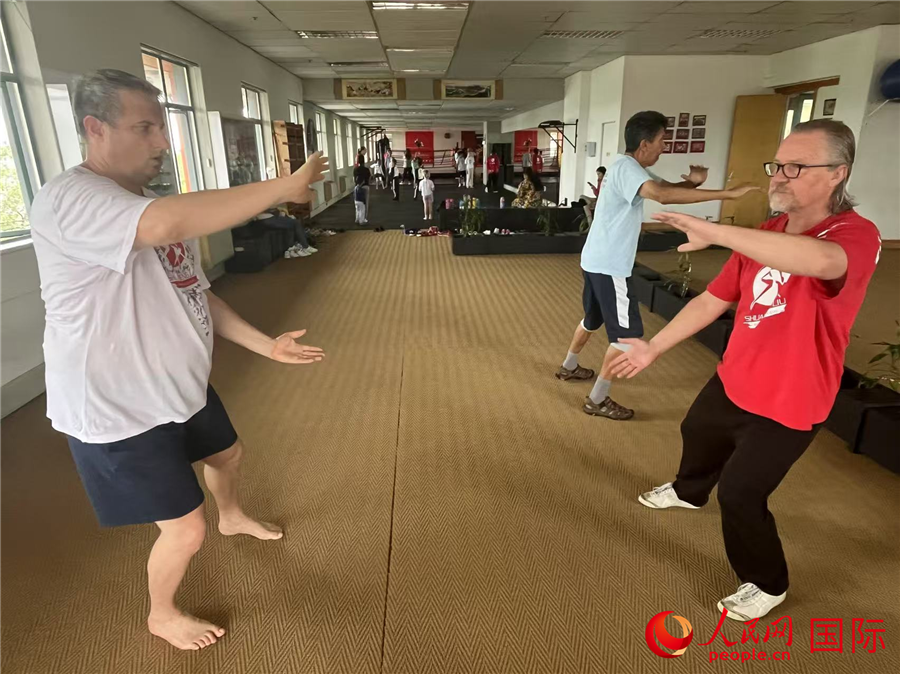 
南京市第一医院黄牛代挂号电话票贩子号贩子网上预约挂号,住院检查加快,南非民众练习中国武术
