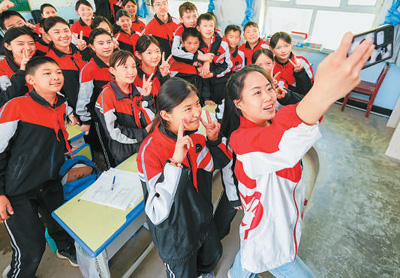 
天津眼科医院黄牛代挂号电话票贩子号贩子网上预约挂号,住院检查加快,青春力量点亮边疆教育“烛火”
