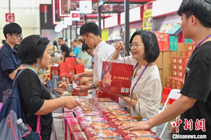 
北京同仁医院黄牛代挂号电话票贩子号贩子网上预约挂号,住院检查加快,广交会观察：进口展区港澳创意产品人气旺