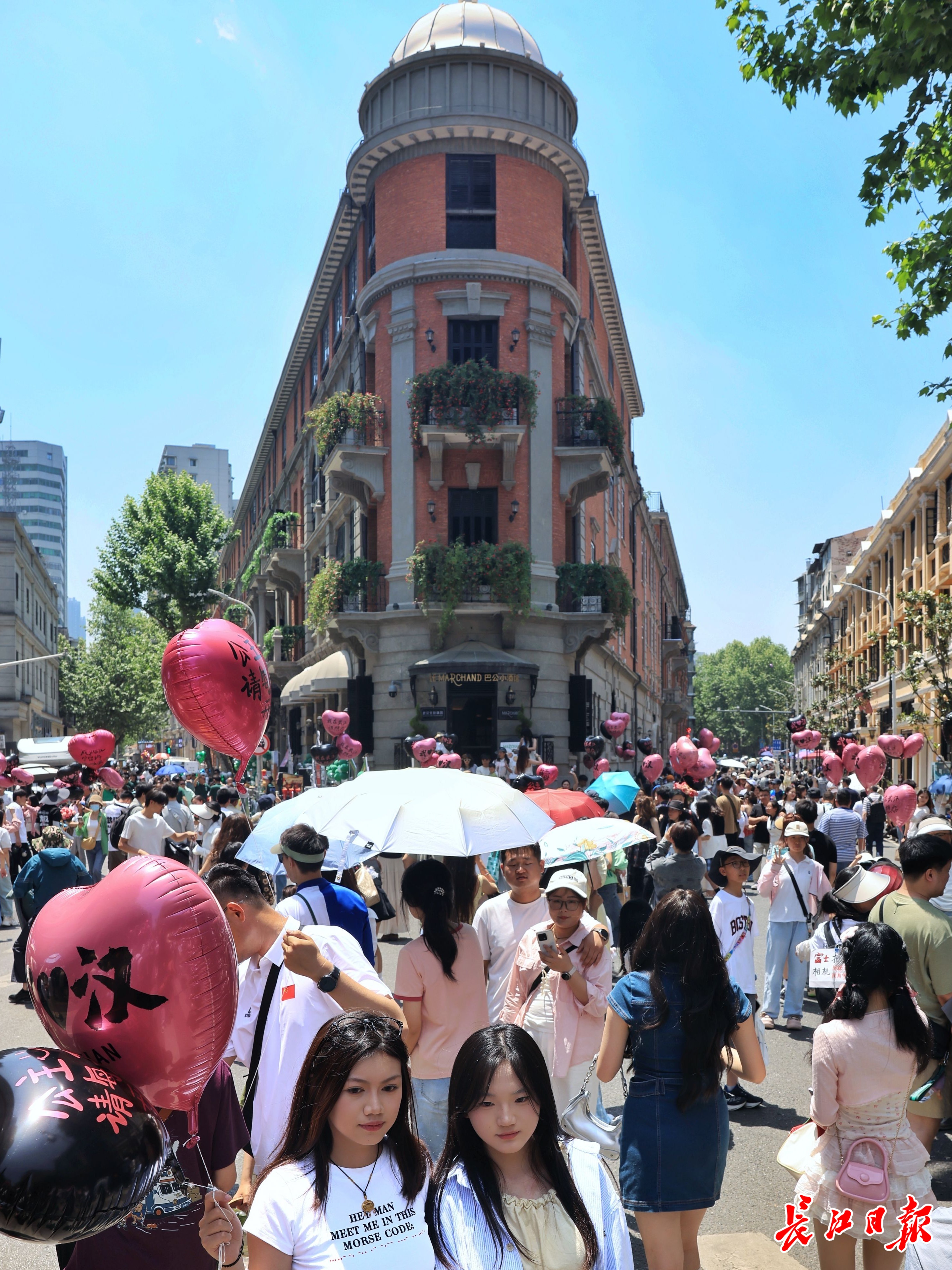 
广州市第一人民医院黄牛代挂号电话票贩子号贩子网上预约挂号,住院检查加快,老房子“归来”人潮涌