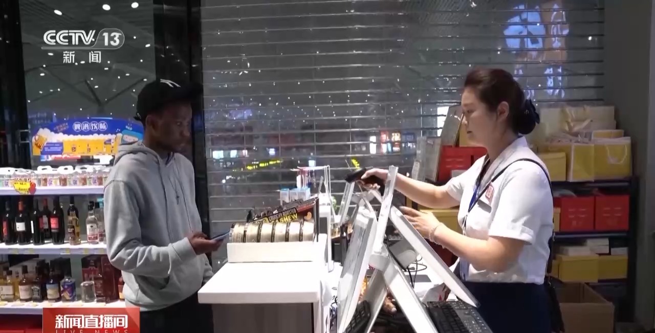 
成都华西医院黄牛代挂号电话票贩子号贩子网上预约挂号,住院检查加快,入境旅游订单激增 老外博主：中国很棒，来玩！