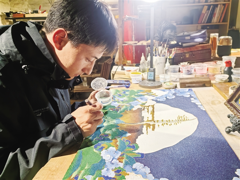 
上海仁济医院黄牛代挂号电话票贩子号贩子网上预约挂号,住院检查加快,掐丝唐卡：解码非遗技艺的传承与新生