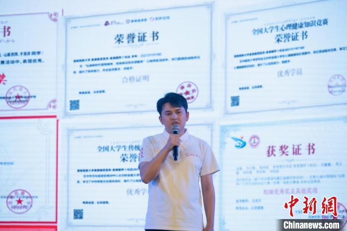 
中国医学科学院北京协和医院黄牛代挂号电话票贩子号贩子网上预约挂号,住院检查加快,平凡起点奋斗出不凡蜕变 新疆农村青年的“破茧”求学路