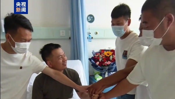 
广州中山眼科医院黄牛代挂号电话票贩子号贩子网上预约挂号,住院检查加快,“我是军人，让我再救一个！”