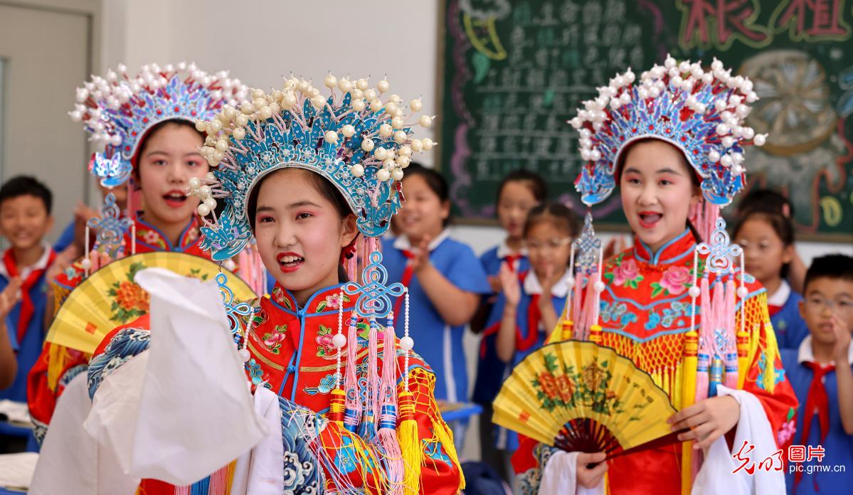 
北京大学第三医院黄牛代挂号电话票贩子号贩子网上预约挂号,住院检查加快,【文化和自然遗产日】非遗薪火代代传 匠心接力续华章