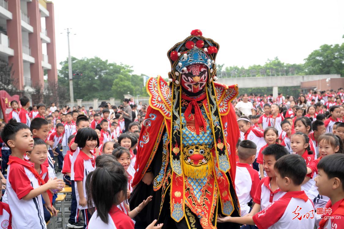 
北京大学第三医院黄牛代挂号电话票贩子号贩子网上预约挂号,住院检查加快,【文化和自然遗产日】非遗薪火代代传 匠心接力续华章