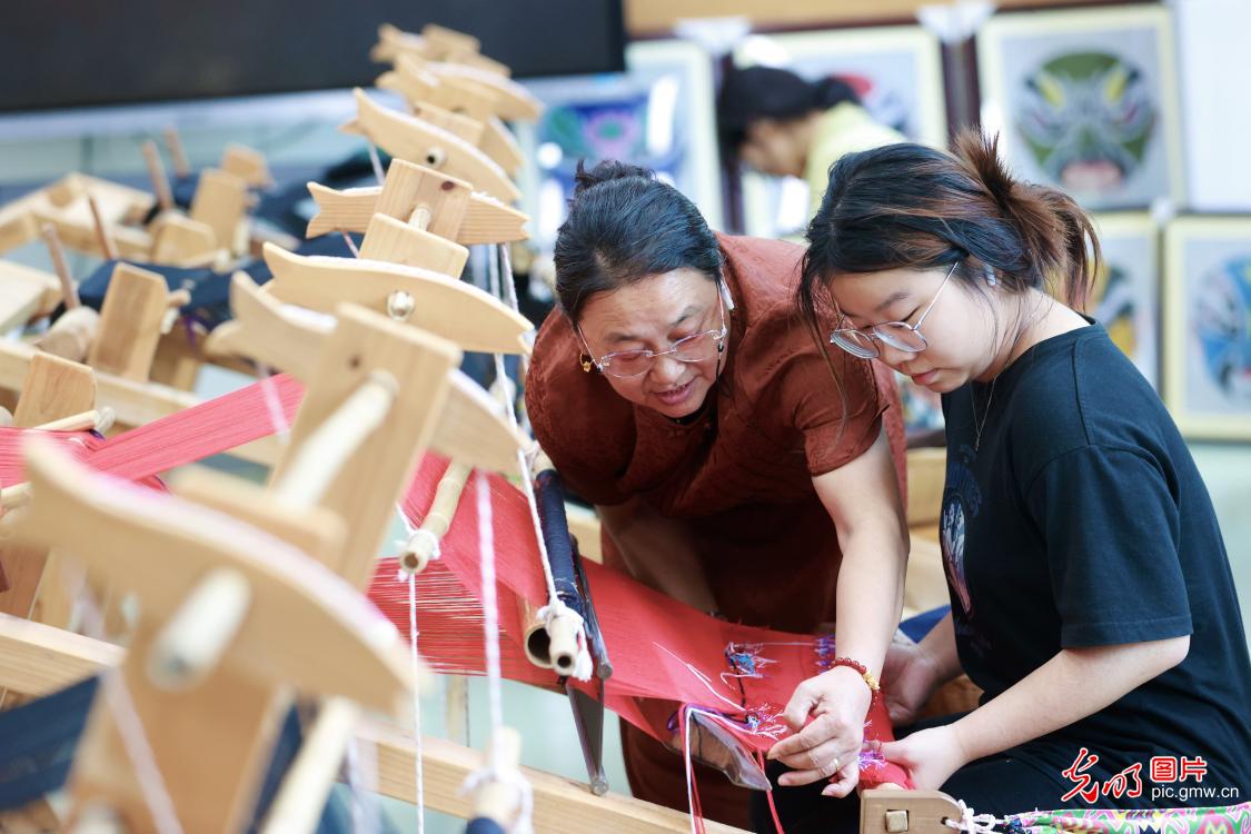 
北京大学第三医院黄牛代挂号电话票贩子号贩子网上预约挂号,住院检查加快,【文化和自然遗产日】非遗薪火代代传 匠心接力续华章