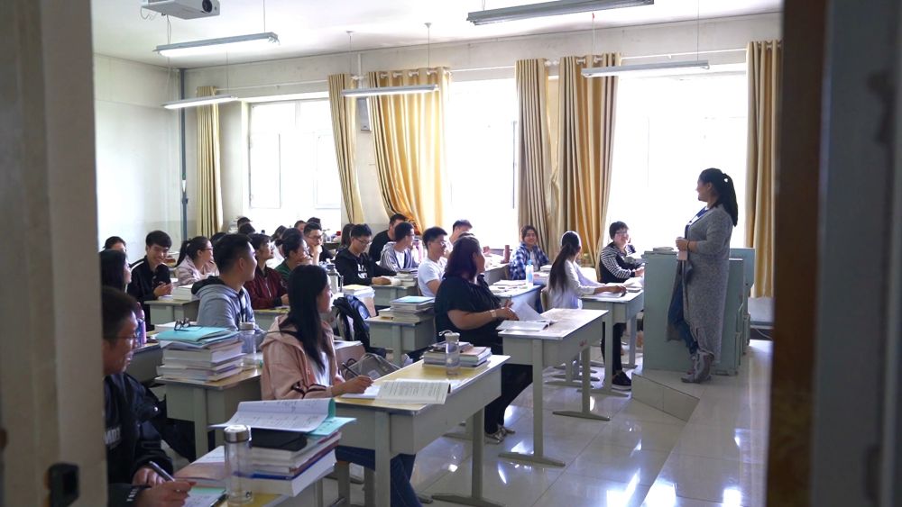 
浙江大学邵逸夫医院黄牛代挂号电话票贩子号贩子网上预约挂号,住院检查加快,中亚青年新疆求学路