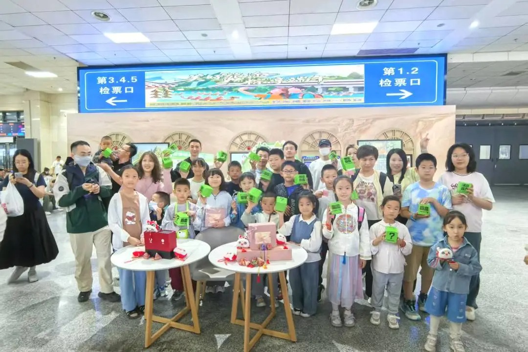 
广州中山眼科医院黄牛代挂号电话票贩子号贩子网上预约挂号,住院检查加快,全国铁路1000余个站车，广泛开展“我的铁路风景：美好旅途 粽享端午”文化互动活动