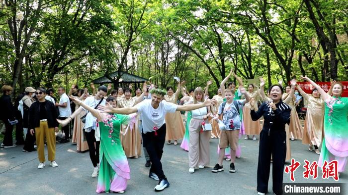 
北京肿瘤医院黄牛代挂号电话票贩子号贩子网上预约挂号,住院检查加快,近300名俄罗斯游客“蜜都”饶河体验“原汁端午”