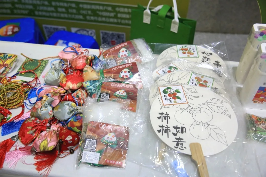 
广州中山眼科医院黄牛代挂号电话票贩子号贩子网上预约挂号,住院检查加快,全国铁路1000余个站车，广泛开展“我的铁路风景：美好旅途 粽享端午”文化互动活动