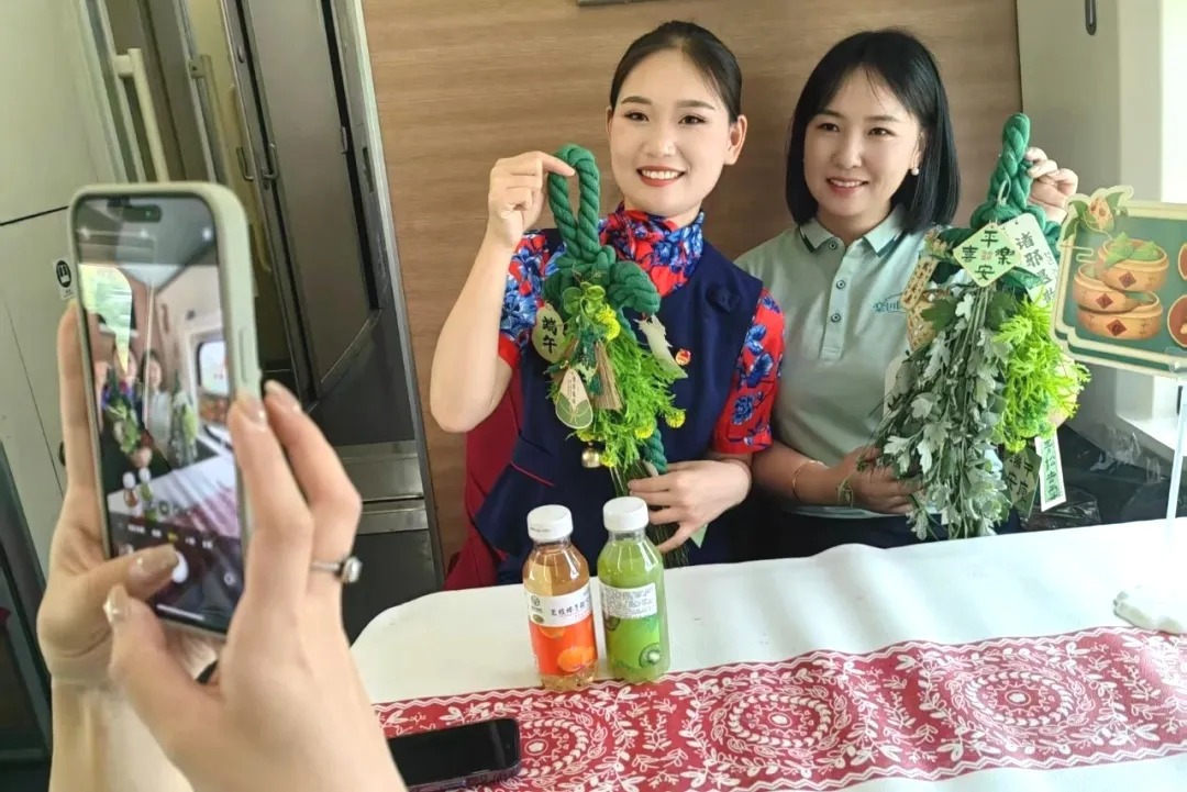 
广州中山眼科医院黄牛代挂号电话票贩子号贩子网上预约挂号,住院检查加快,全国铁路1000余个站车，广泛开展“我的铁路风景：美好旅途 粽享端午”文化互动活动