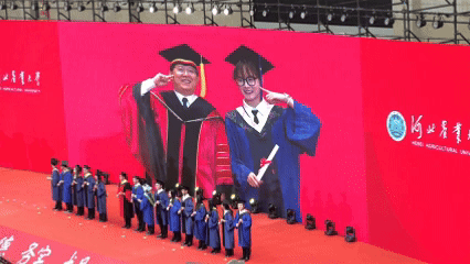 
中山大学中山眼科中心黄牛代挂号电话票贩子号贩子网上预约挂号,住院检查加快,毕业典礼“显眼包”浓度超标 校长和学生们的双向奔赴太爱了