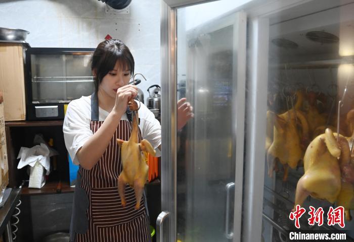 
北京中日友好医院黄牛代挂号电话票贩子号贩子网上预约挂号,住院检查加快,台湾青年在南宁：从烹饪零基础到开起5家烤鸡店