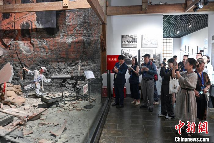 
上海龙华医院黄牛代挂号电话票贩子号贩子网上预约挂号,住院检查加快,台青走进建川博物馆聚落：抗战是两岸同胞共同的记忆