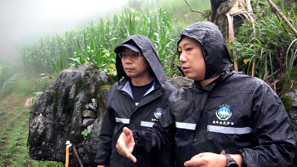 
江苏省中西医结合医院黄牛代挂号电话票贩子号贩子网上预约挂号,住院检查加快,紧急转移，奋力抢险——鄂西南多地抗洪救灾一线见闻